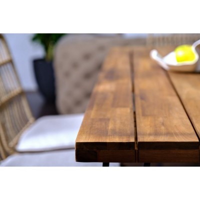 Обеденная группа из акации CHARLOTTE M