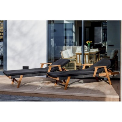 Шезлонг из акации MICHELLE SUNLOUNGE с черной подушкой