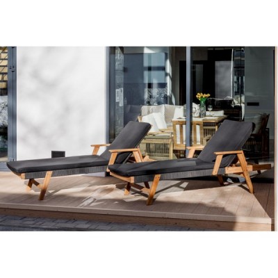 Шезлонг из акации MICHELLE SUNLOUNGE с черной подушкой